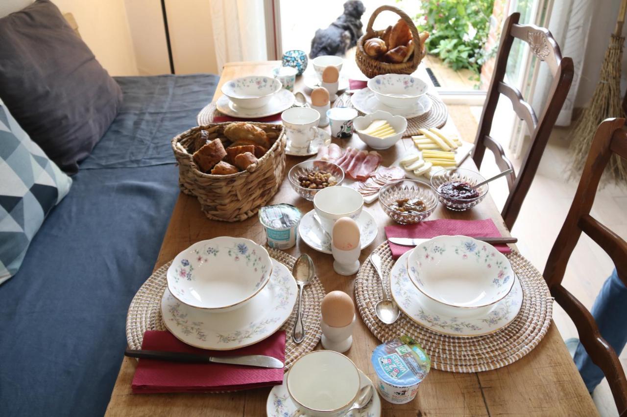 Manoir Du Taillis Bed & Breakfast Heugon ภายนอก รูปภาพ