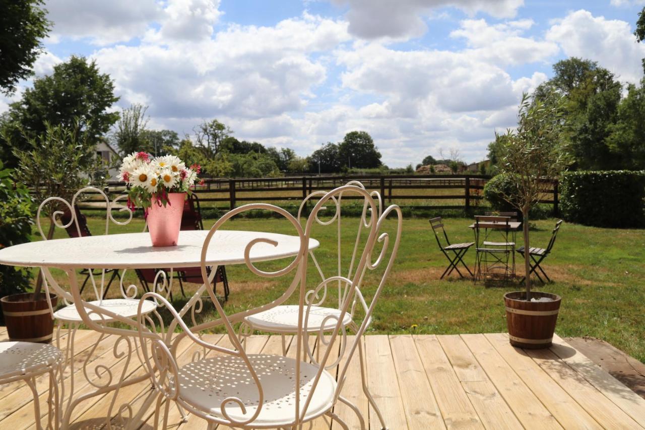 Manoir Du Taillis Bed & Breakfast Heugon ภายนอก รูปภาพ